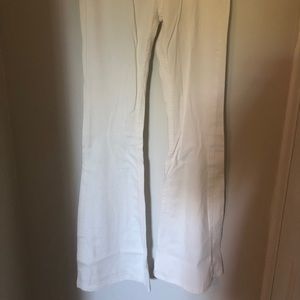 NWOT✨ WHITE FLARE JEANS